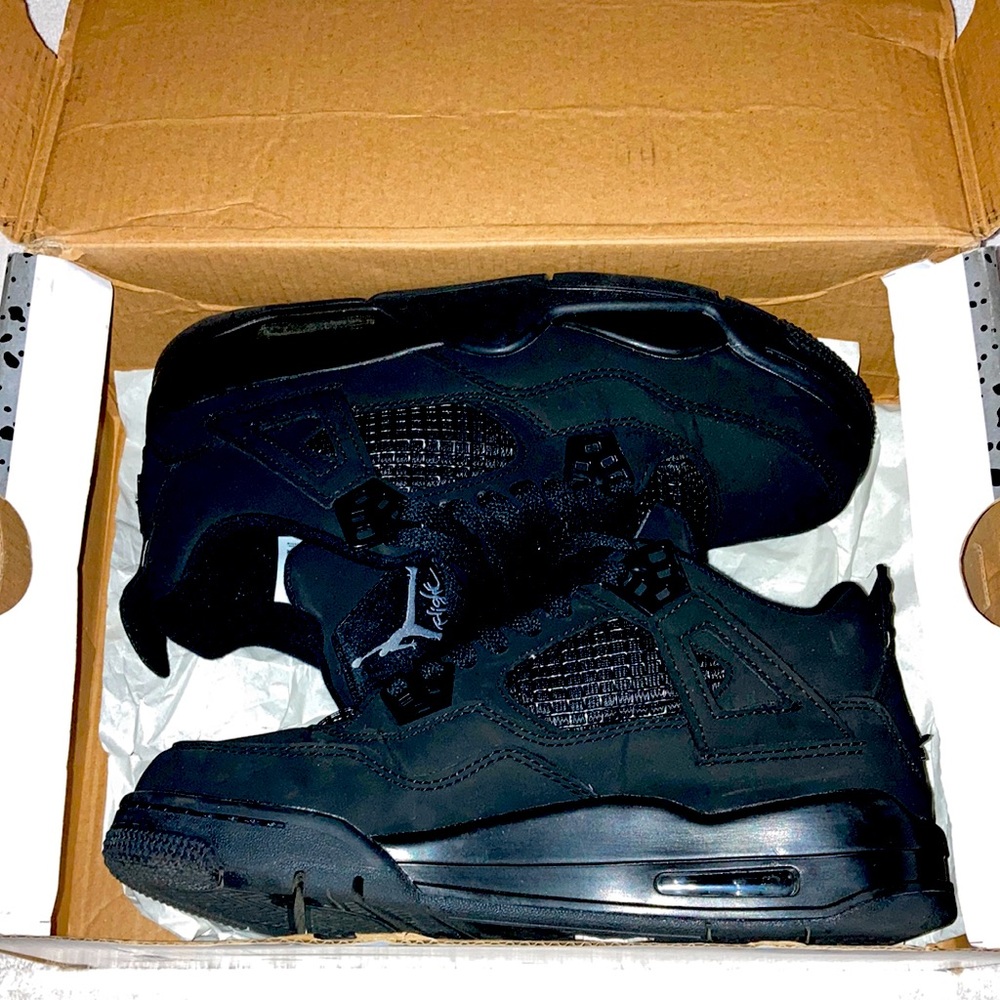 Air Jodan 4 Retro BLACK CAT (2020).